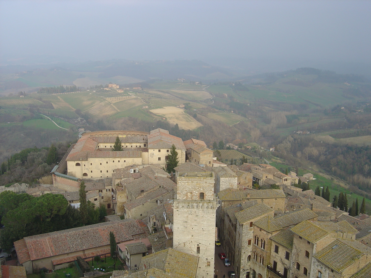 Picture Italy San Gimignano 2004-03 40 - French Restaurant San Gimignano