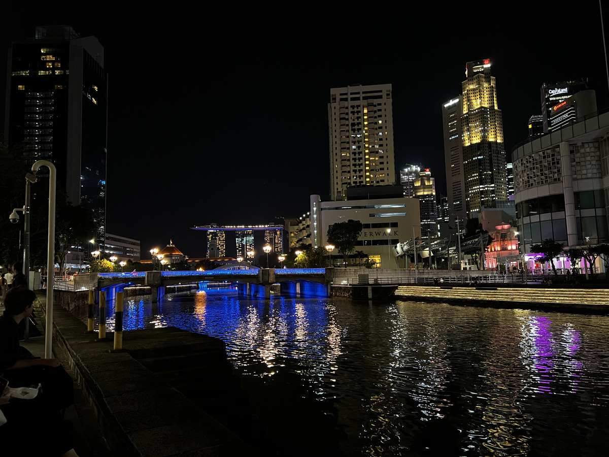 Picture Singapore Clarke Quay 2023-01 30 - Waterfalls Clarke Quay