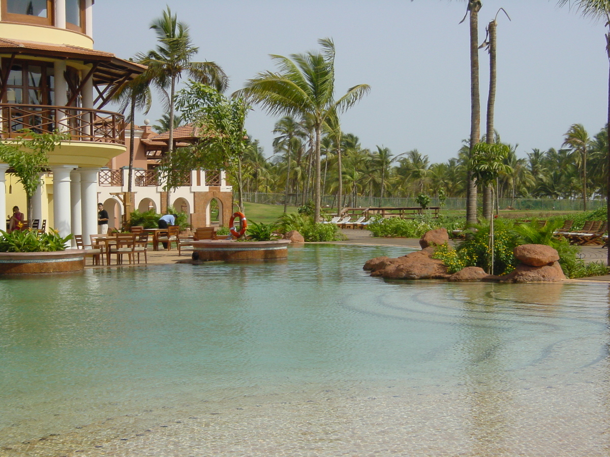 Picture India Goa hyatt hotel 2003-05 55 - Sunset hyatt hotel