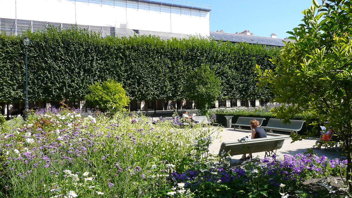 Picture France Paris Palais Royal 2007-08 15 - Hot Season Palais Royal