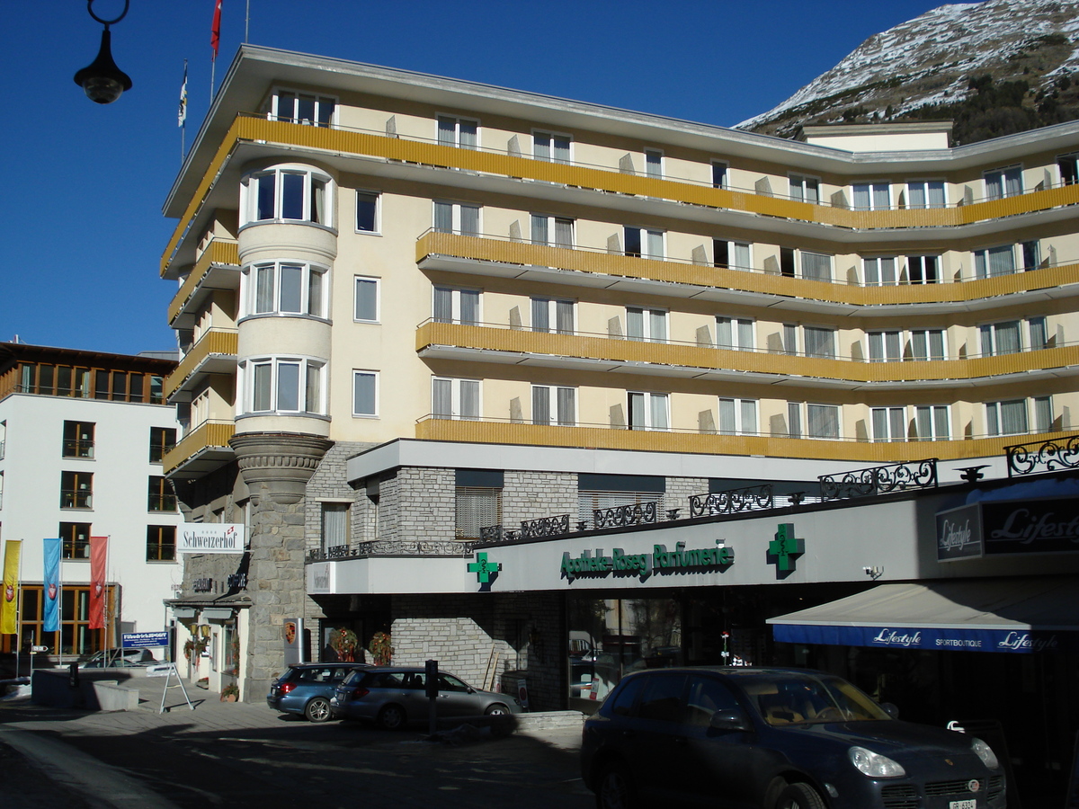 Picture Swiss Pontresina 2007-01 54 - Walking Street Pontresina