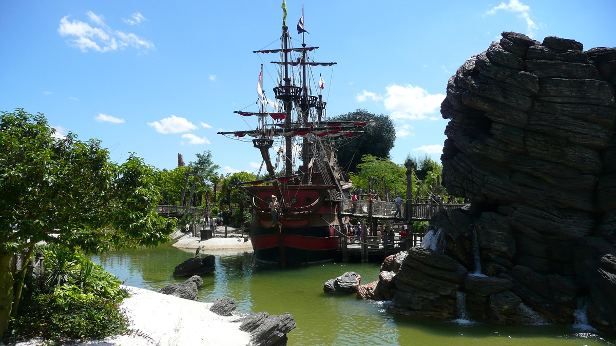 Picture France Disneyland Paris Adventure Isle 2007-07 36 - Hotel Pools Adventure Isle