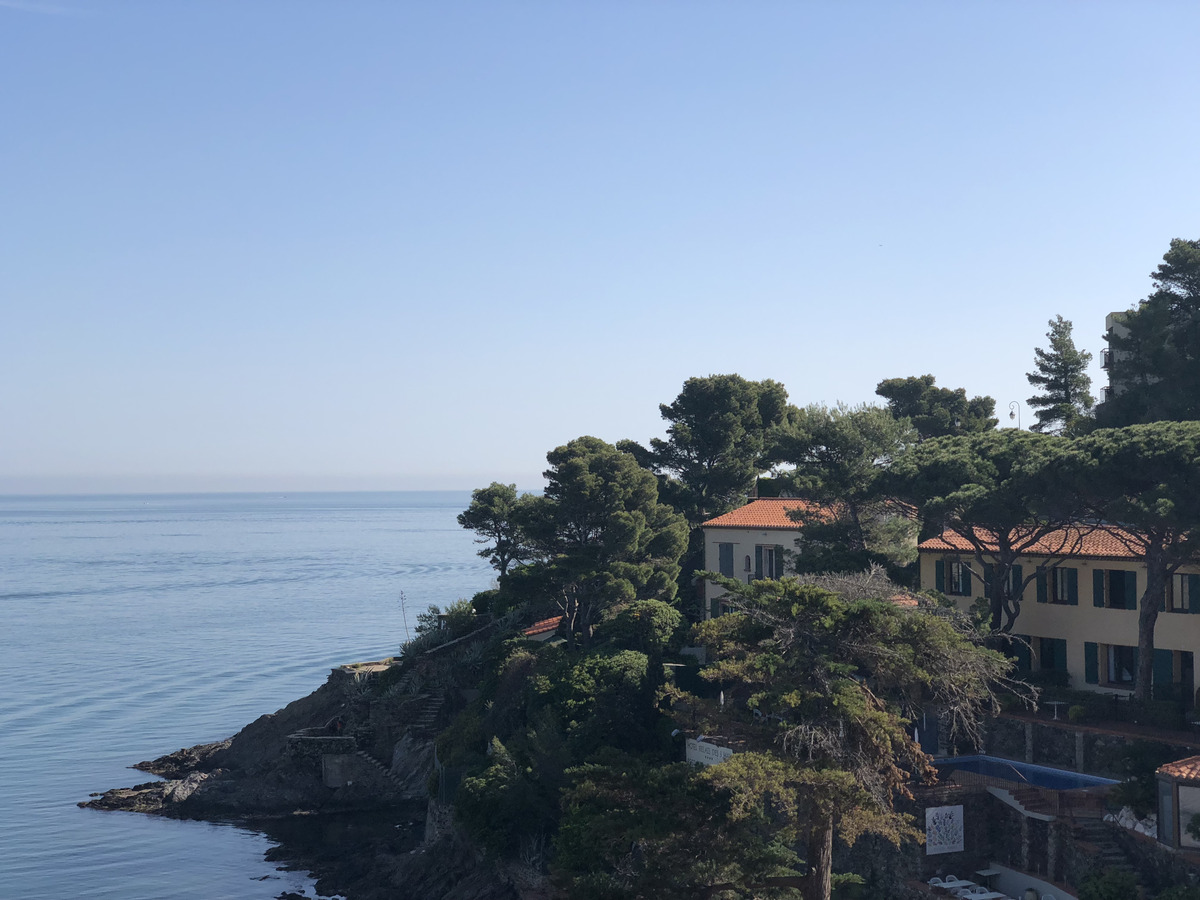 Picture France Collioure 2018-04 103 - Hotel Pool Collioure