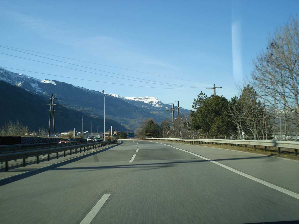 Picture Swiss Chur to Vaduz Road 2007-01 4 - Lake Chur to Vaduz Road