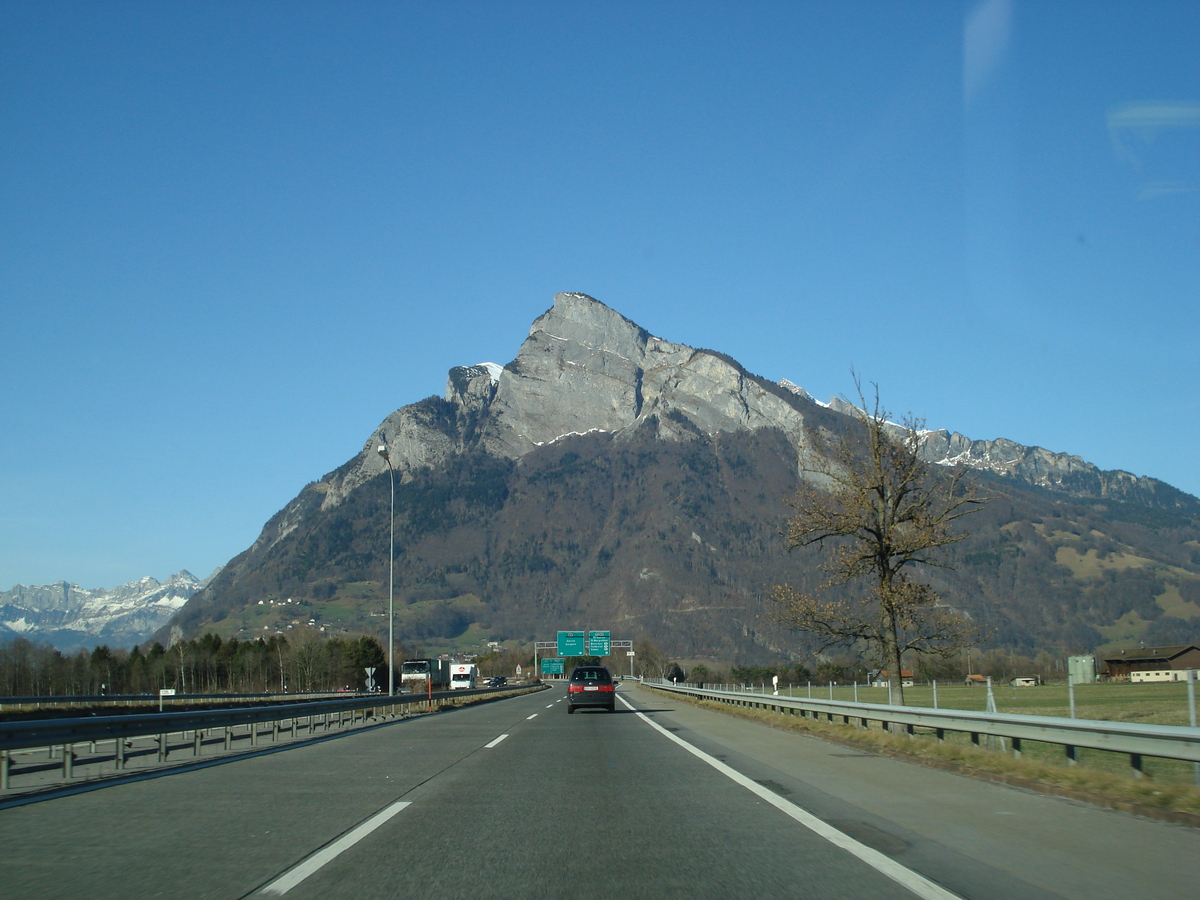 Picture Swiss Chur to Vaduz Road 2007-01 5 - Waterfall Chur to Vaduz Road