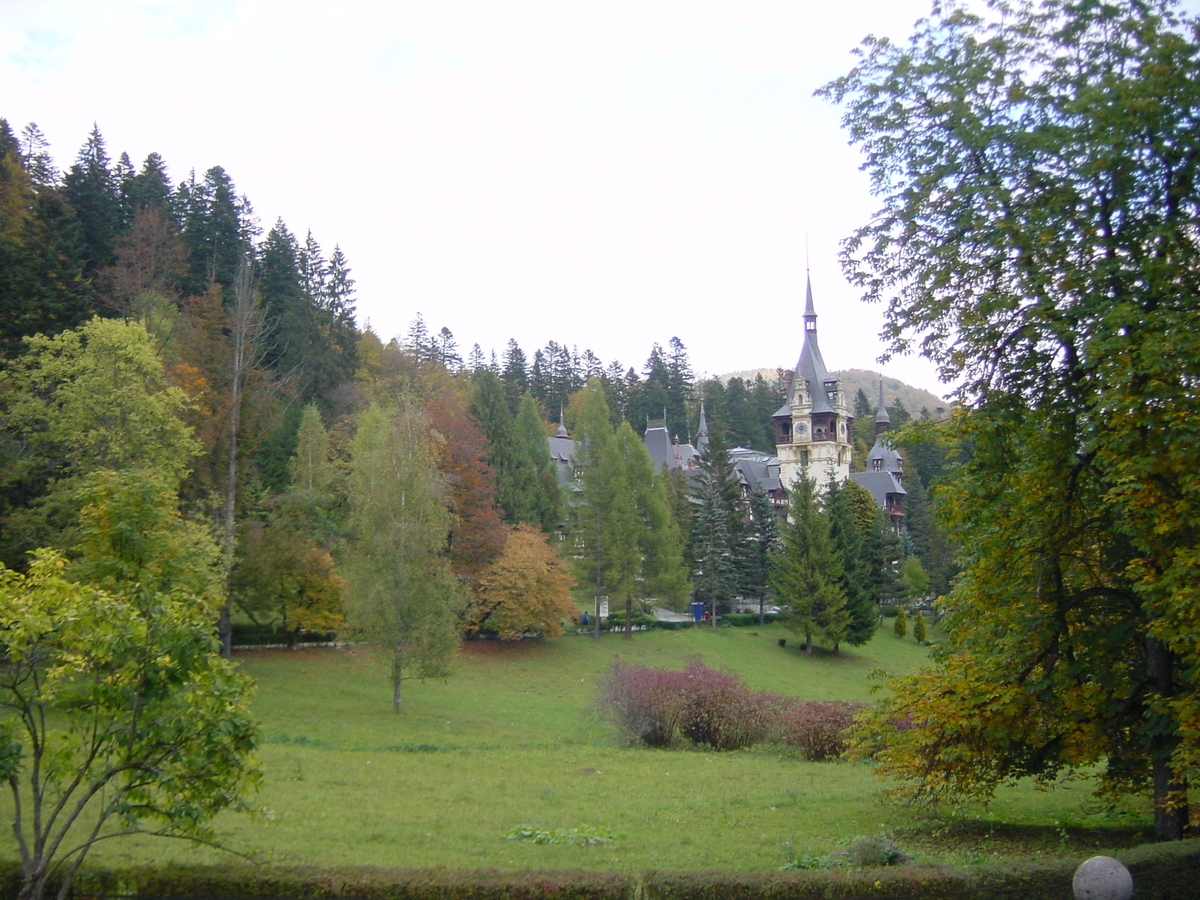 Picture Romania Sinaia 2003-10 47 - Saving Sinaia