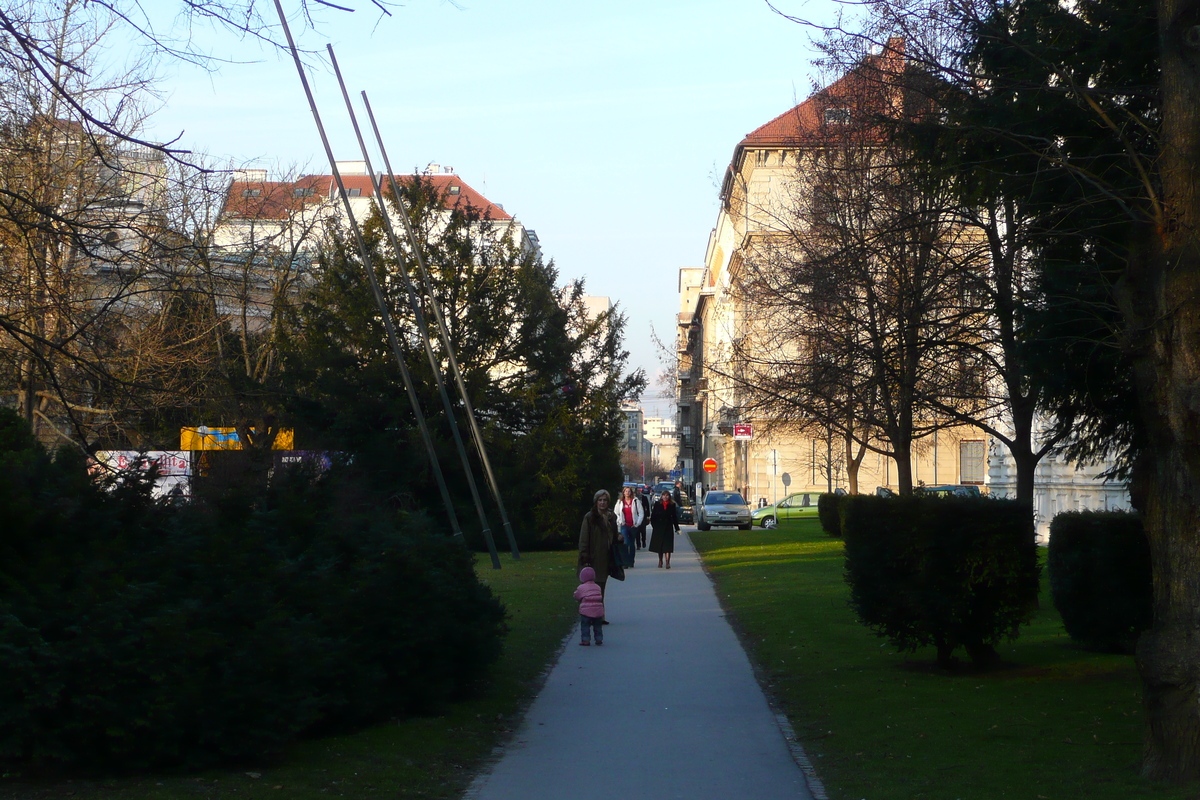 Picture Slovenia Ljubljana Historic Centre 2008-01 16 - Lakes Historic Centre