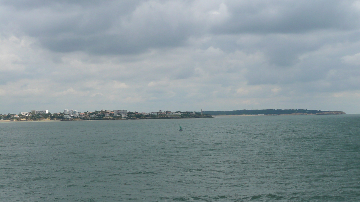 Picture France Gironde estuary 2007-08 13 - Monument Gironde estuary