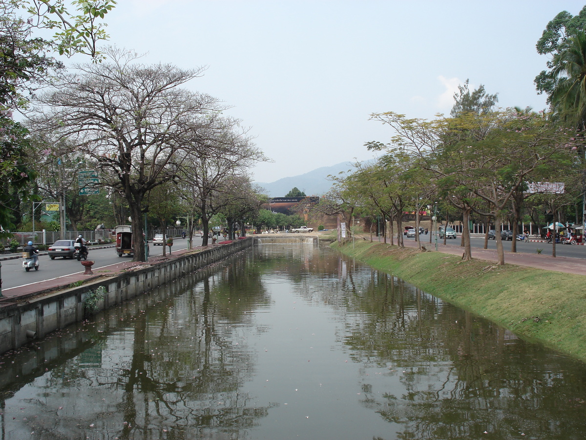 Picture Thailand Chiang Mai Inside Canal Bamrungburi road (Canal) 2006-04 1 - City Sight Bamrungburi road (Canal)