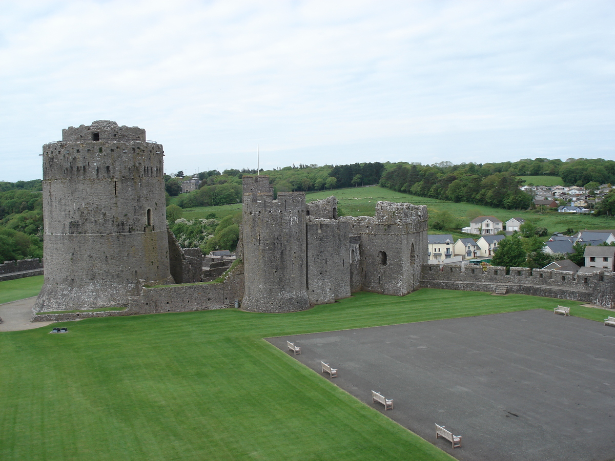 Picture United Kingdom Pembrokeshire Pembroke Castle 2006-05 28 - SPA Castle