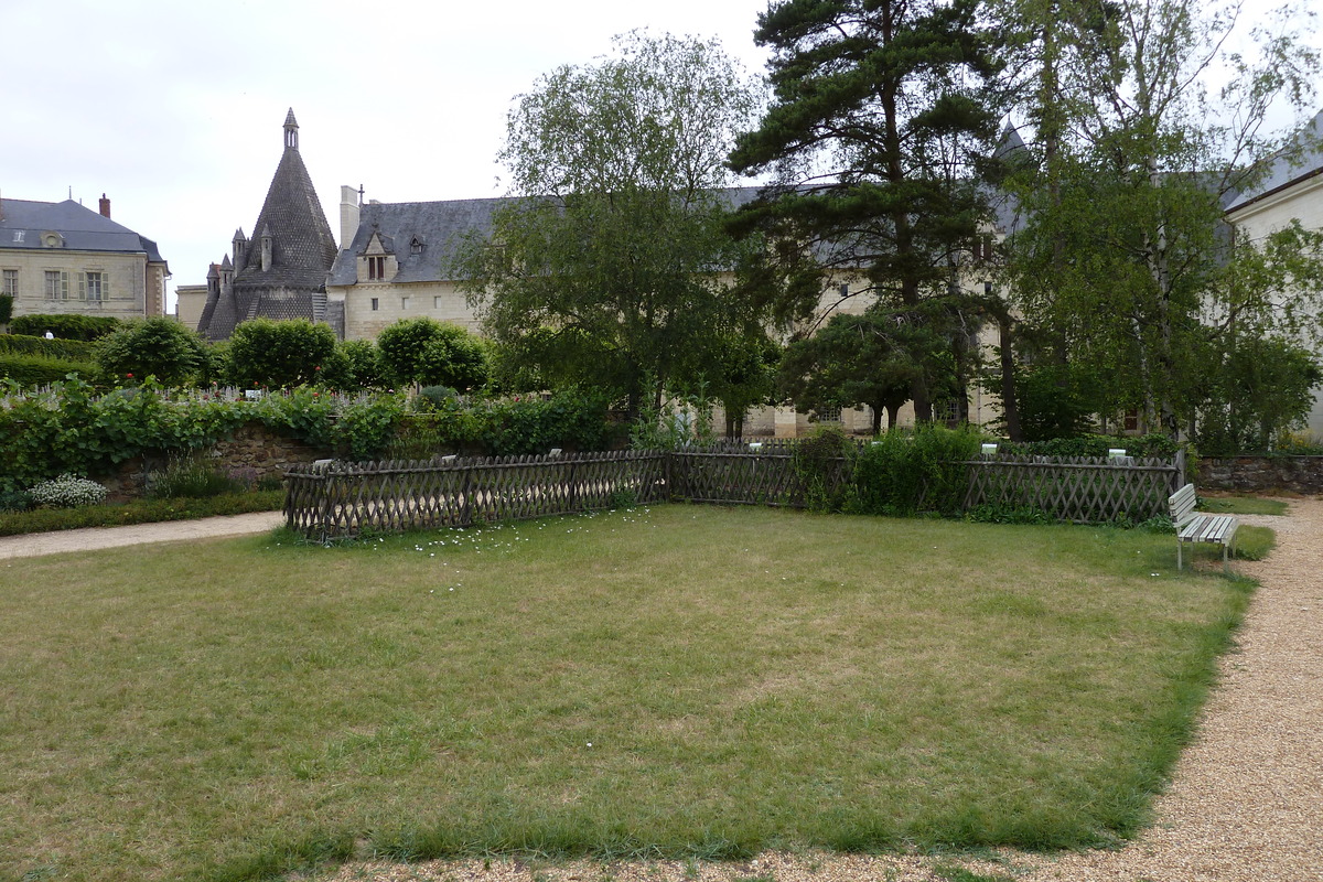 Picture France Fontevraux 2011-05 121 - Lands Fontevraux