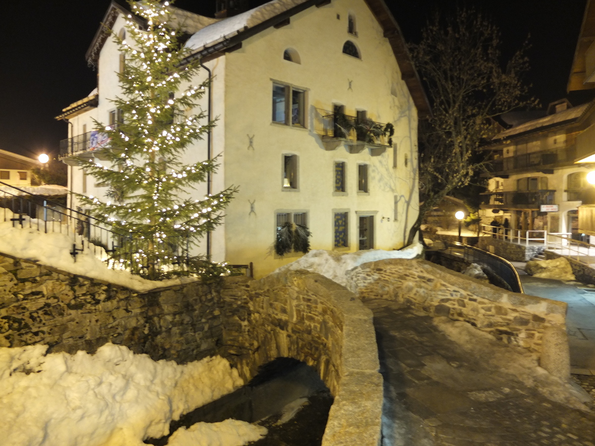 Picture France Megeve 2012-02 32 - Hotel Pool Megeve