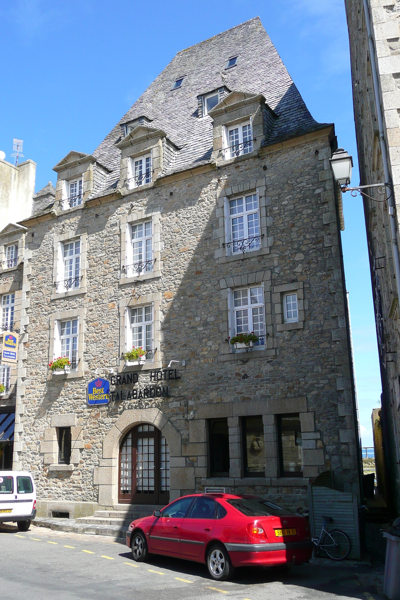 Picture France Roscoff 2007-08 23 - Walking Street Roscoff