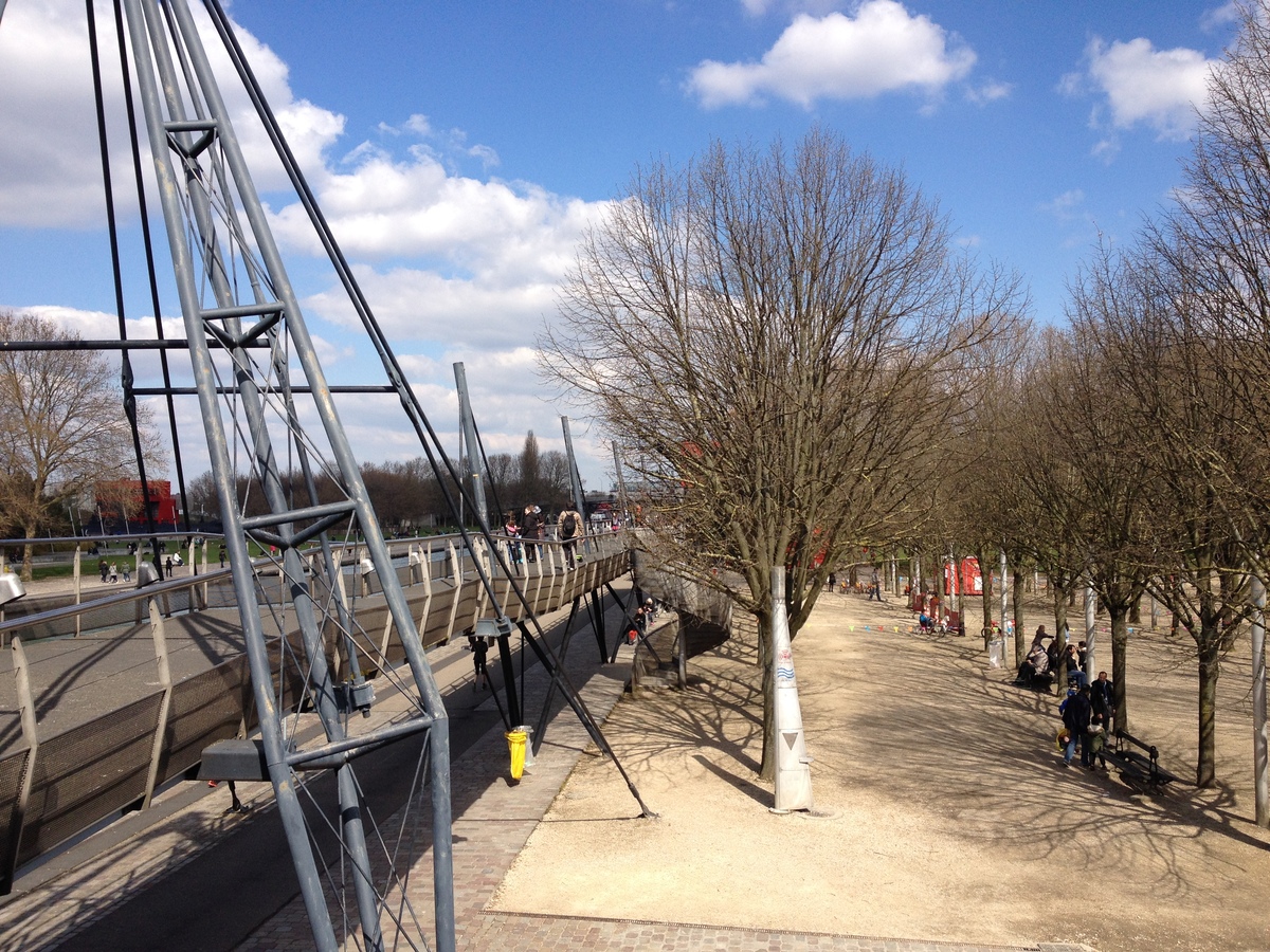 Picture France Paris La Villette Park 2015-04 5 - Sunset La Villette Park