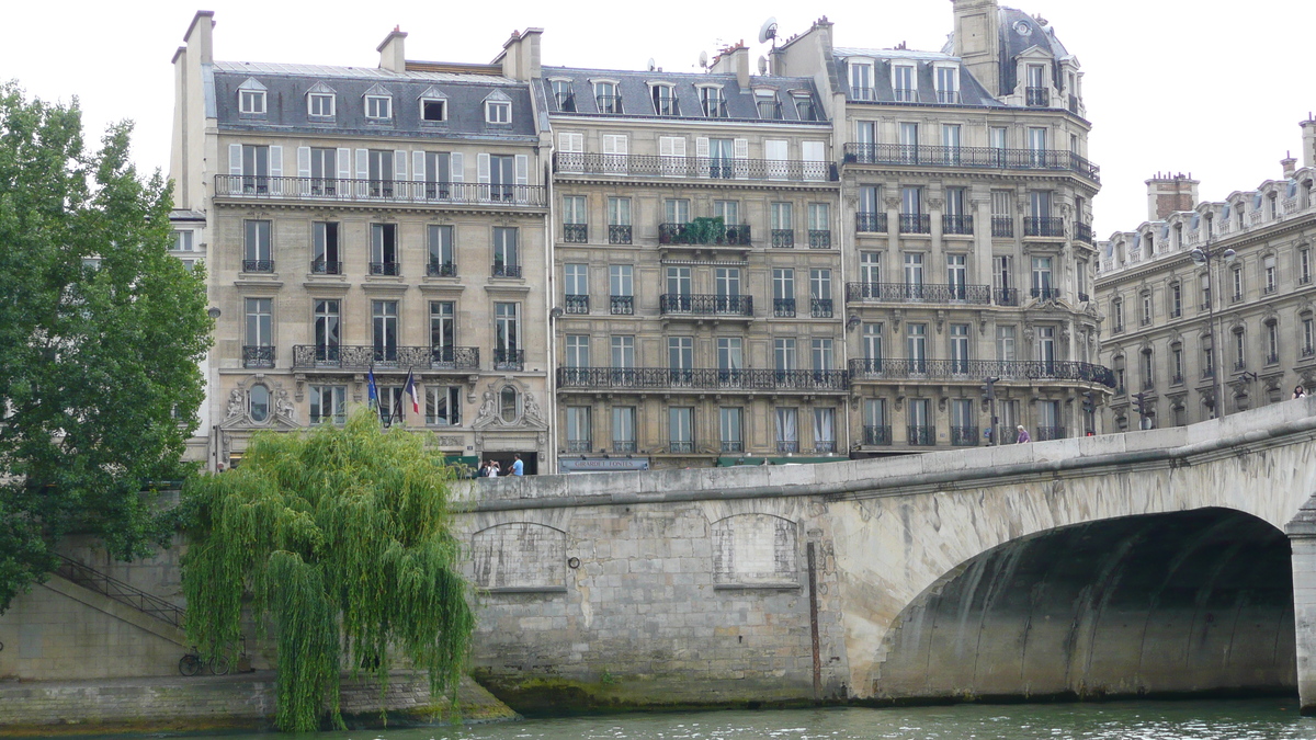 Picture France Paris Seine river 2007-06 39 - Streets Seine river