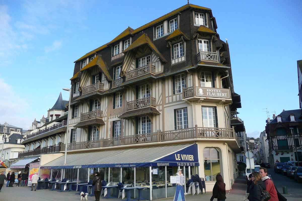 Picture France Trouville 2008-10 4 - Hotel Pools Trouville