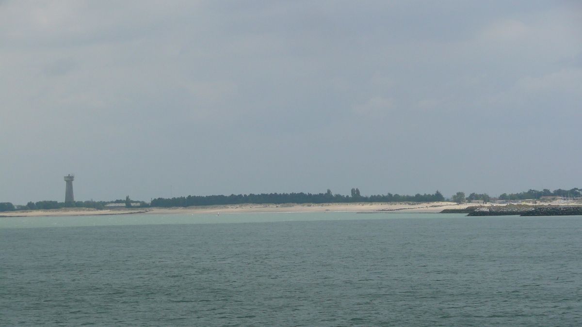 Picture France Gironde estuary 2007-08 9 - Monument Gironde estuary