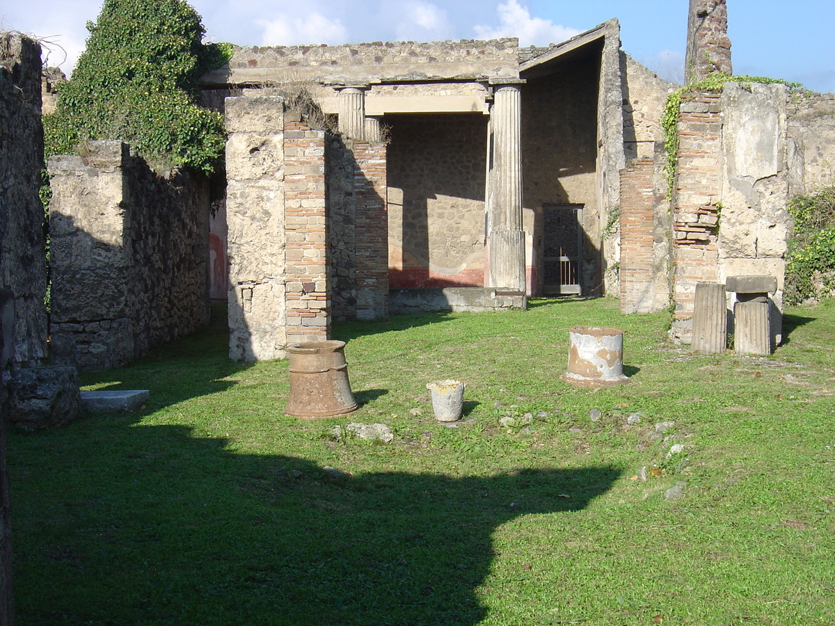 Picture Italy Pompei 2004-11 40 - Rain Season Pompei