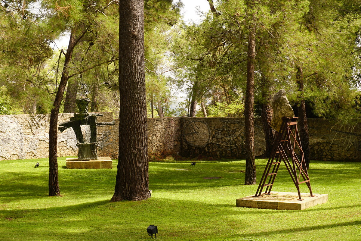 Picture France Saint Paul de Vence Fondation Maeght 2017-08 33 - Monument Fondation Maeght