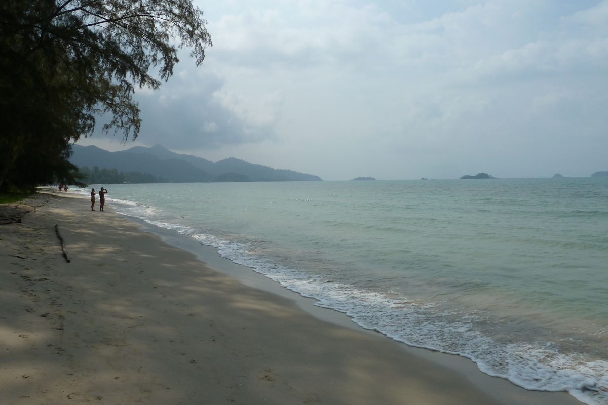 Picture Thailand Ko Chang Klong Prao beach 2011-02 30 - Monument Klong Prao beach