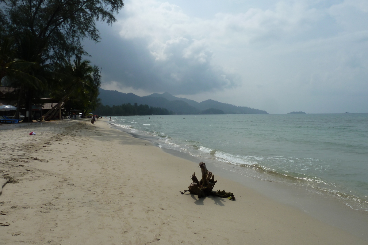 Picture Thailand Ko Chang Klong Prao beach 2011-02 42 - Monument Klong Prao beach