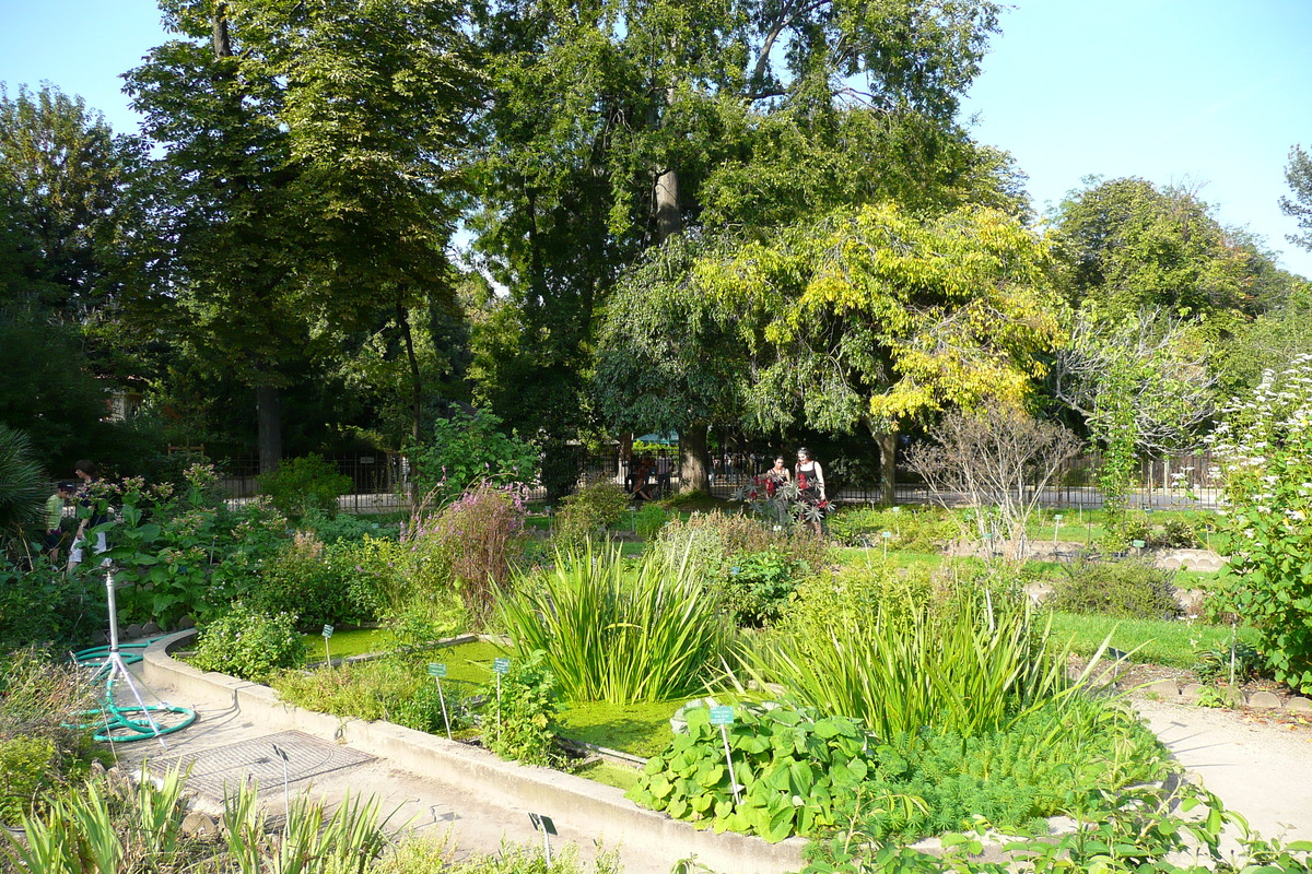 Picture France Paris Jardin des Plantes 2007-08 66 - Monument Jardin des Plantes