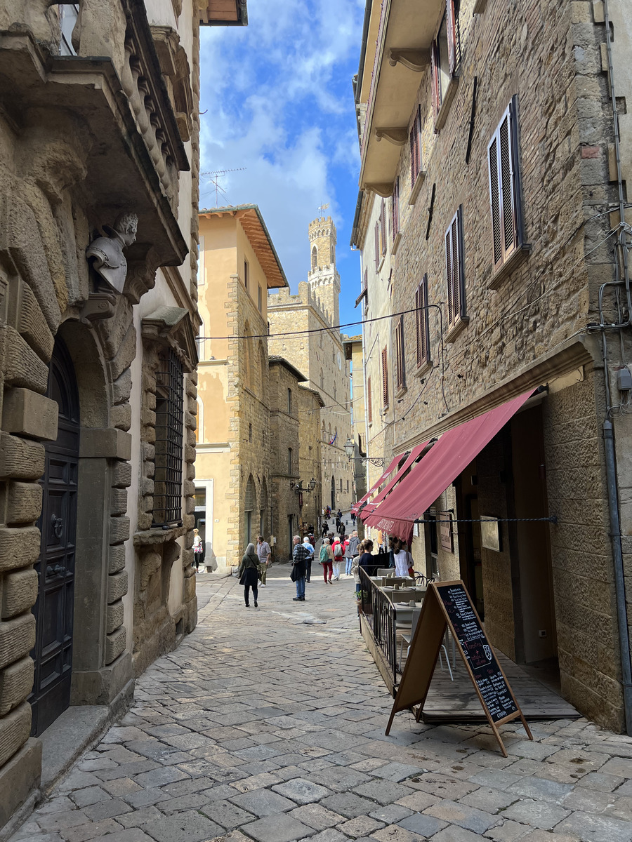 Picture Italy Volterra 2021-09 62 - City Sights Volterra