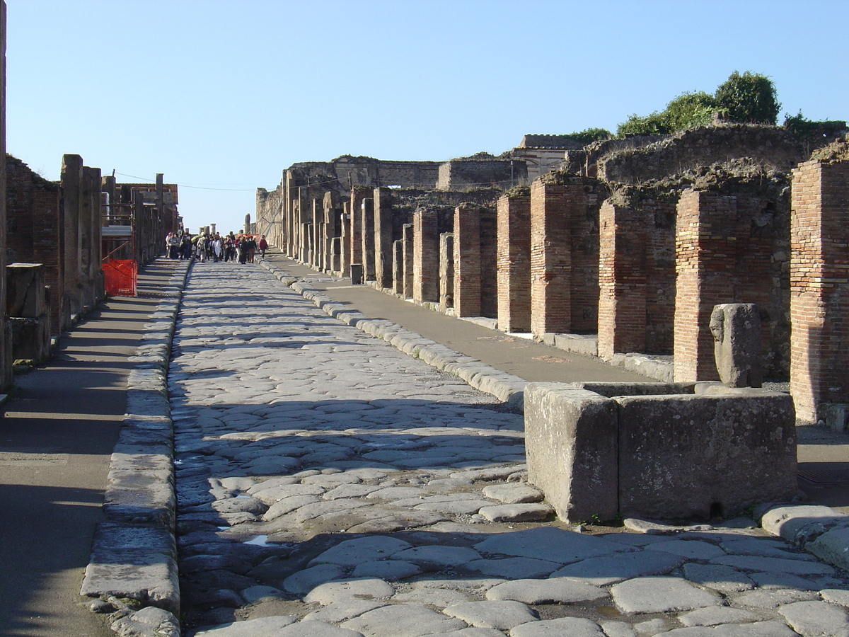 Picture Italy Pompei 2004-11 41 - City View Pompei