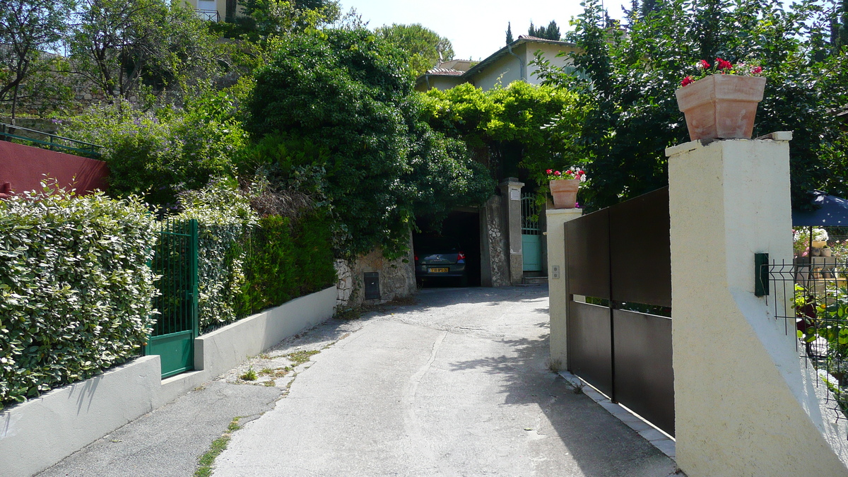 Picture France Vence Vence West 2007-07 12 - Monument Vence West