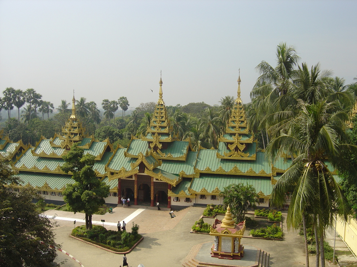 Picture Myanmar Yangon Shwedagon Pagoda 2005-01 51 - Hotels Shwedagon Pagoda