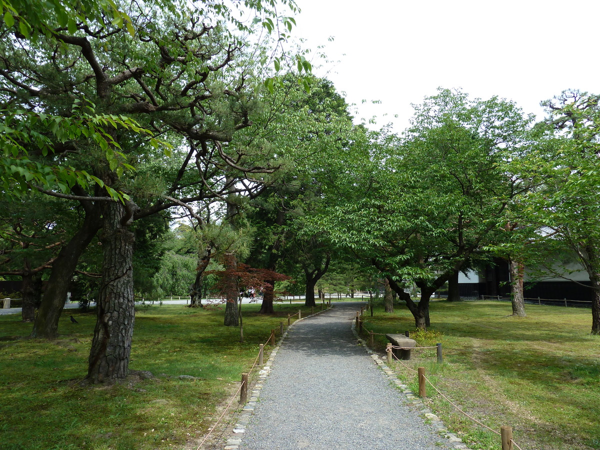 Picture Japan Kyoto Nijo Castle 2010-06 26 - Streets Nijo Castle