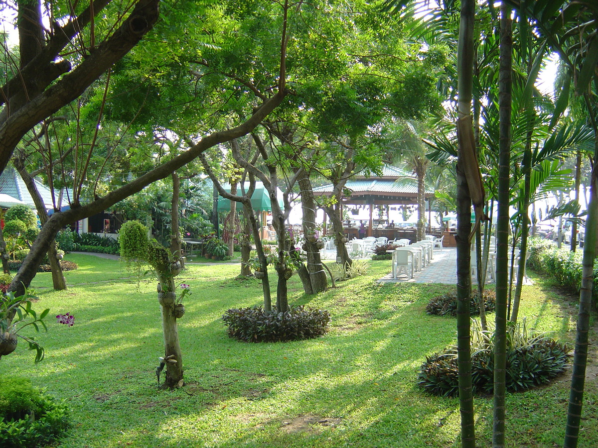 Picture Thailand Jomtien Beach Grand Jomtien Palace Hotel 2004-10 24 - Lake Grand Jomtien Palace Hotel