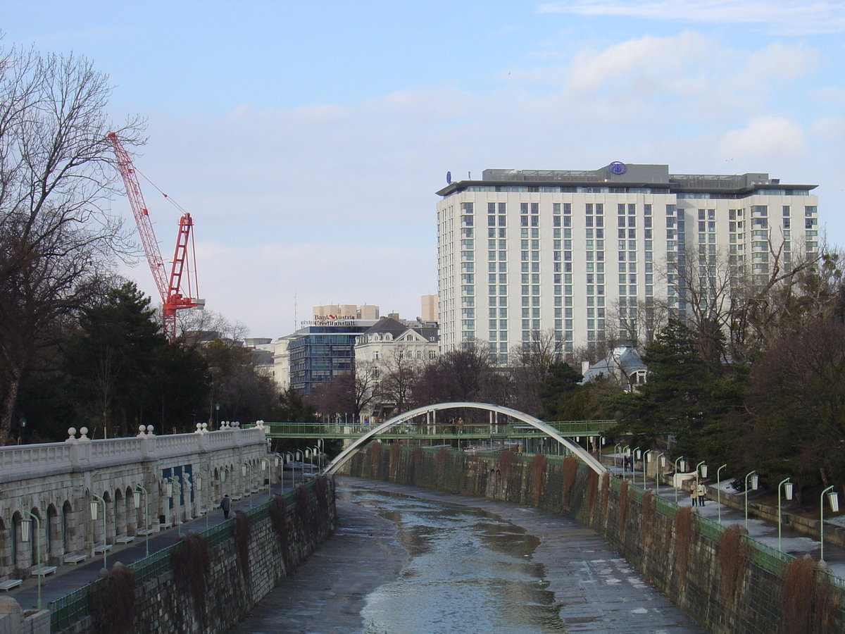 Picture Austria Vienna 2005-03 30 - Waterfall Vienna