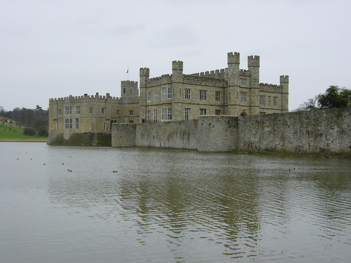 Picture United Kingdom Leeds castle 2001-04 13 - Street Leeds castle