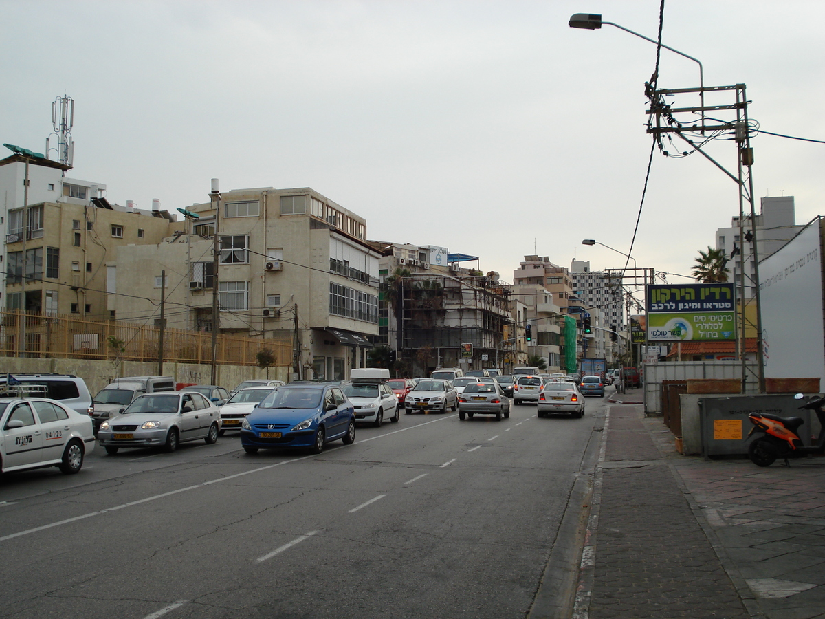 Picture Israel Tel Aviv Tel Aviv Sea Shore 2006-12 137 - Walking Street Tel Aviv Sea Shore