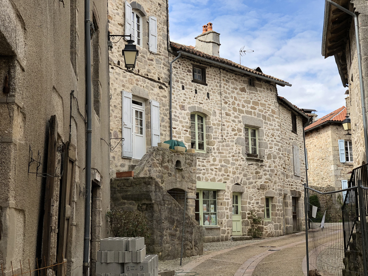 Picture France Marcoles 2018-04 35 - Monument Marcoles