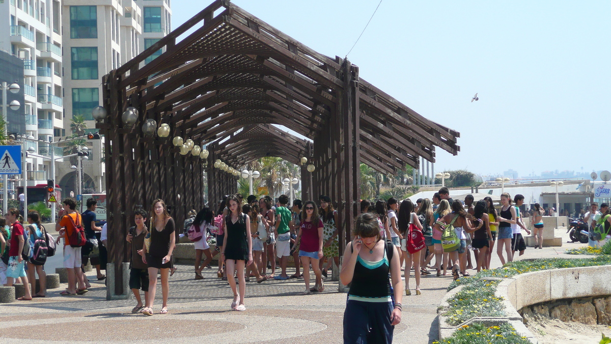 Picture Israel Tel Aviv Tel Aviv Beach 2007-06 17 - Shopping Tel Aviv Beach