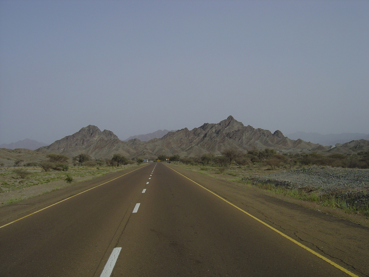 Picture Sultanate of Oman Buraimi to Sohar road 2005-03 23 - Lakes Buraimi to Sohar road