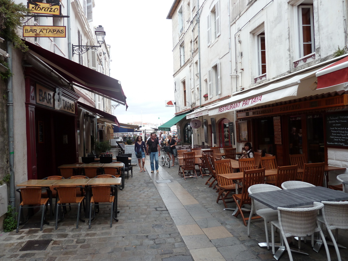 Picture France La Rochelle 2010-08 55 - Walking Street La Rochelle