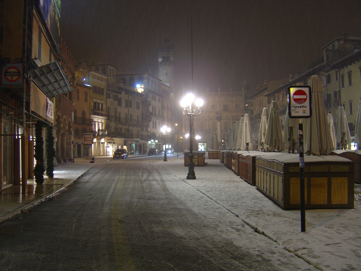 Picture Italy Verone 2005-03 1 - Night Verone