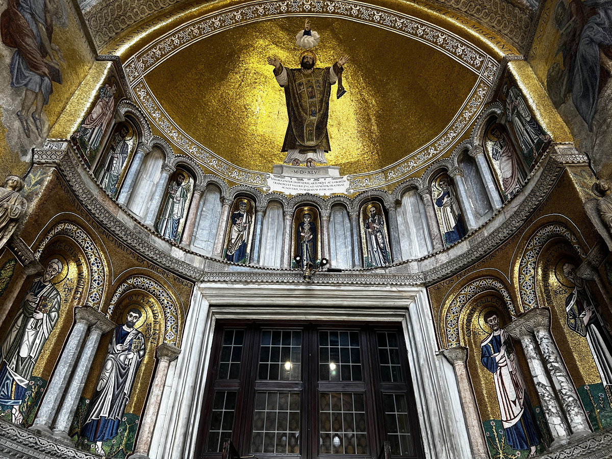 Picture Italy Venice Saint Mark's Basilica 2022-05 174 - Shopping Saint Mark's Basilica