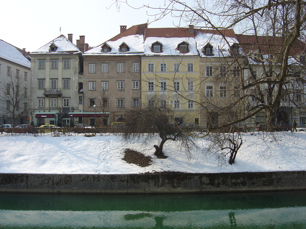 Picture Slovenia Ljubljana 2005-03 10 - Monuments Ljubljana