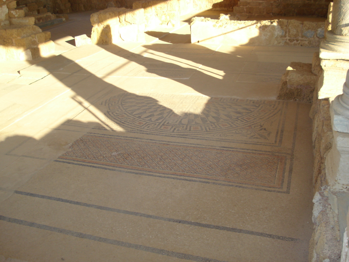 Picture Israel Caesarea 2006-12 122 - Streets Caesarea