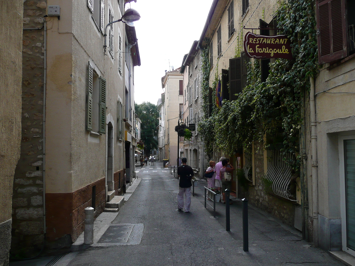 Picture France Vence Avenue H. Isnard 2007-07 5 - Lakes Avenue H. Isnard