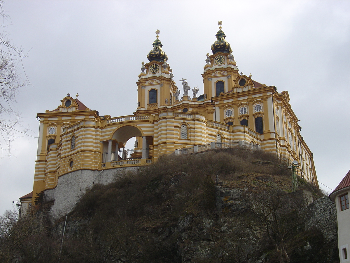 Picture Austria Melk 2005-03 14 - Monuments Melk