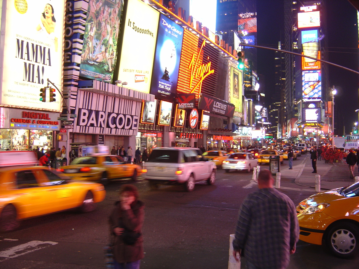 Picture United States New York Time Square 2006-03 56 - Hotels Time Square