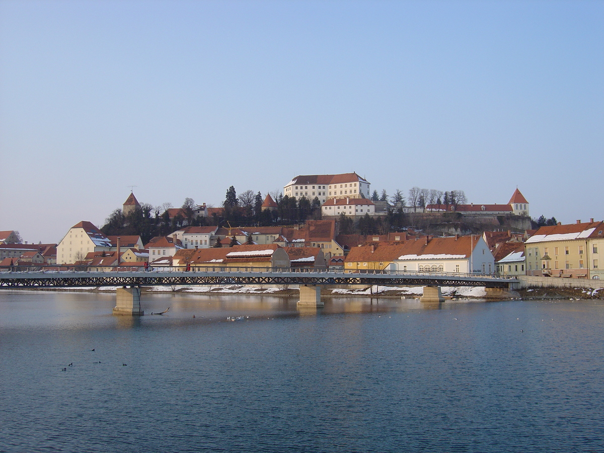 Picture Slovenia Ptuj 2005-03 5 - Rooms Ptuj