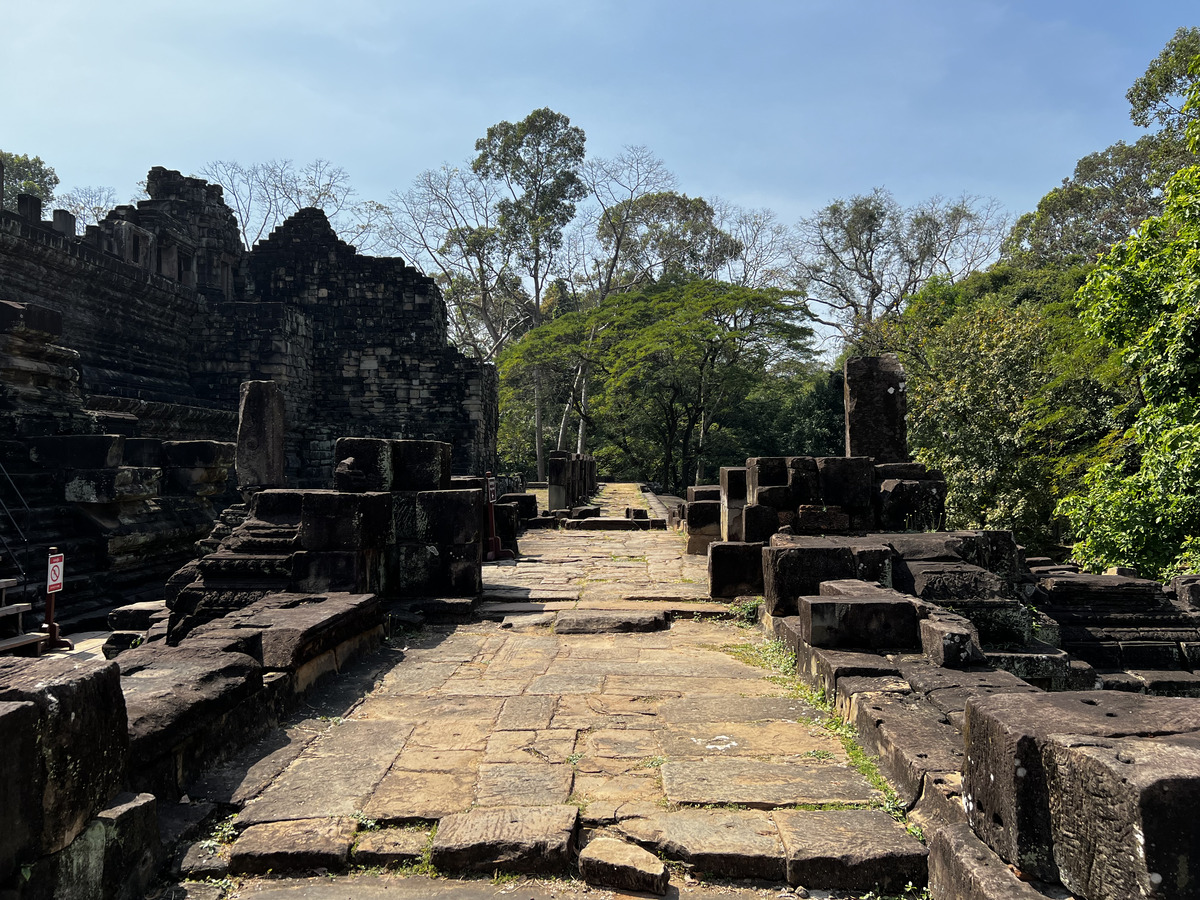 Picture Cambodia Siem Reap Baphuon 2023-01 65 - Night Baphuon