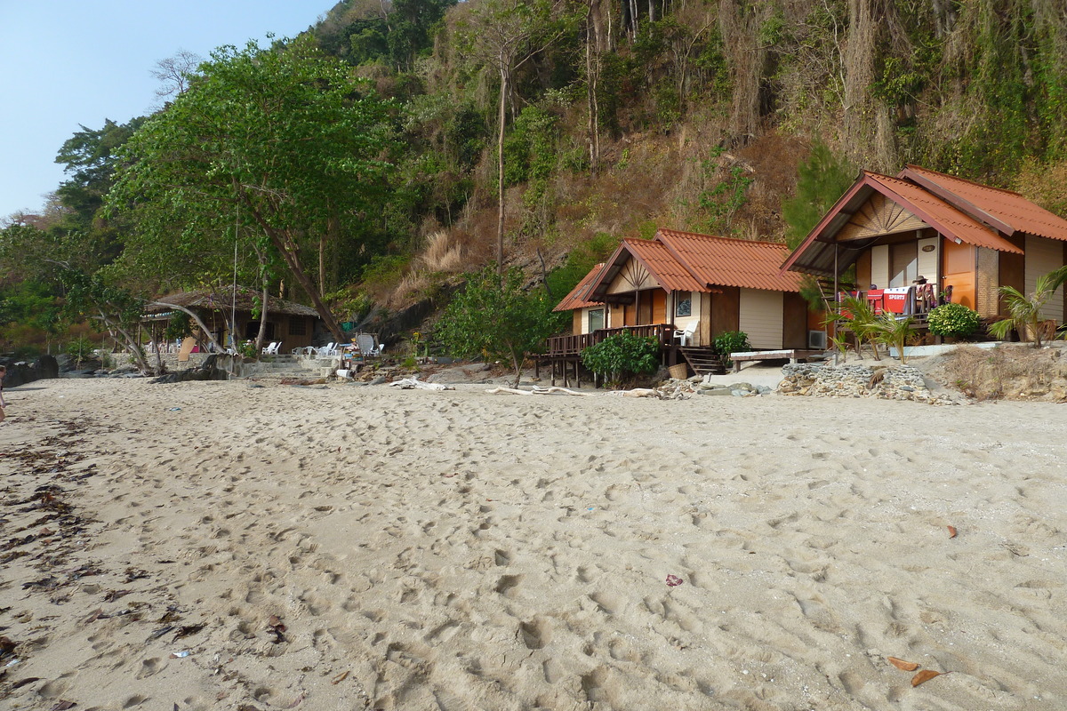 Picture Thailand Ko Chang White sand beach 2011-02 69 - Monument White sand beach