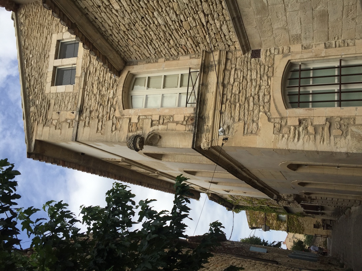 Picture France Gordes 2017-08 29 - City View Gordes